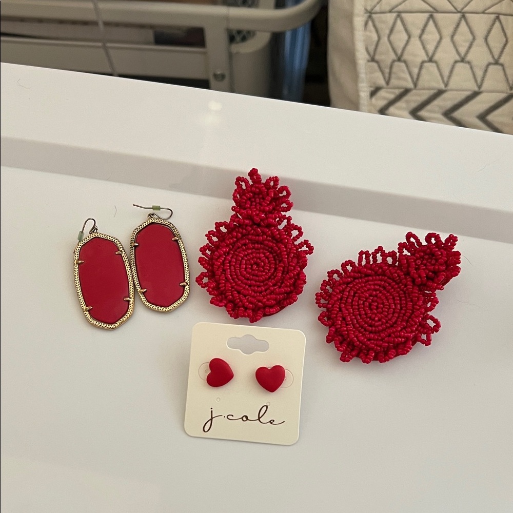 Red Earrings Set